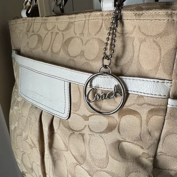 Coach Beige and Cream Signature Tote - Picture 5 of 15